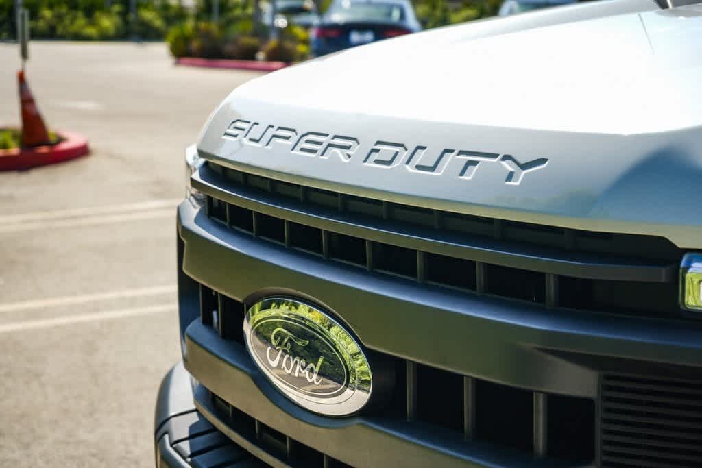 2020 Ford Econoline E-250 9
