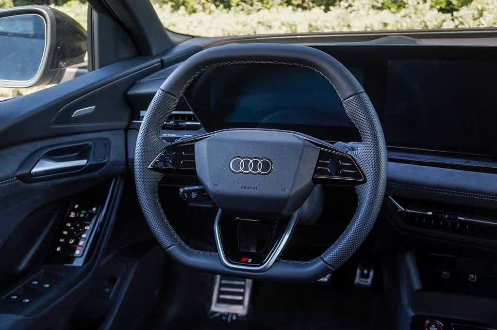 Thumbnail: 2025 Audi SQ6 e-tron - 15