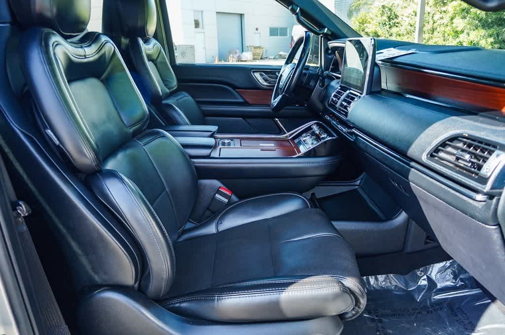 Thumbnail: 2021 Lincoln Navigator - 18