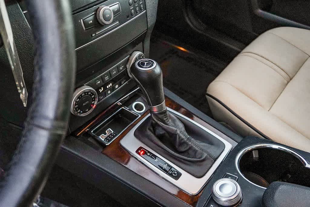 Thumbnail: 2011 Mercedes-Benz GLK - 22