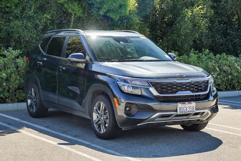 Thumbnail: 2021 Kia Seltos - 3