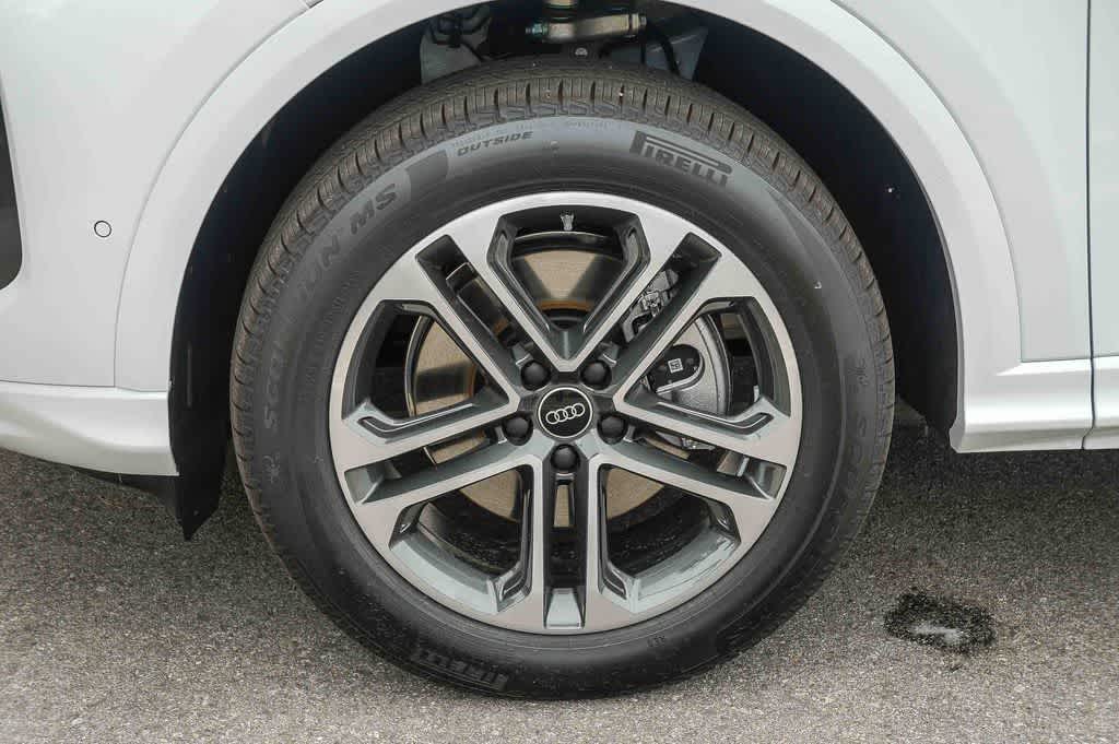 Thumbnail: 2026 Audi Q5 - 10