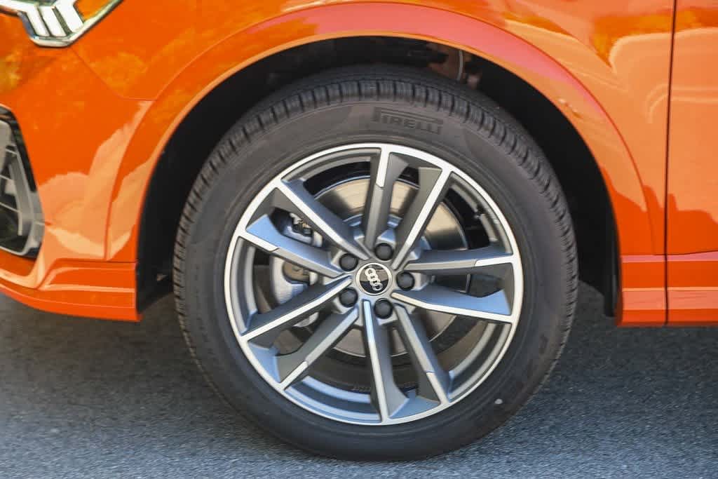 Thumbnail: 2025 Audi Q3 - 9