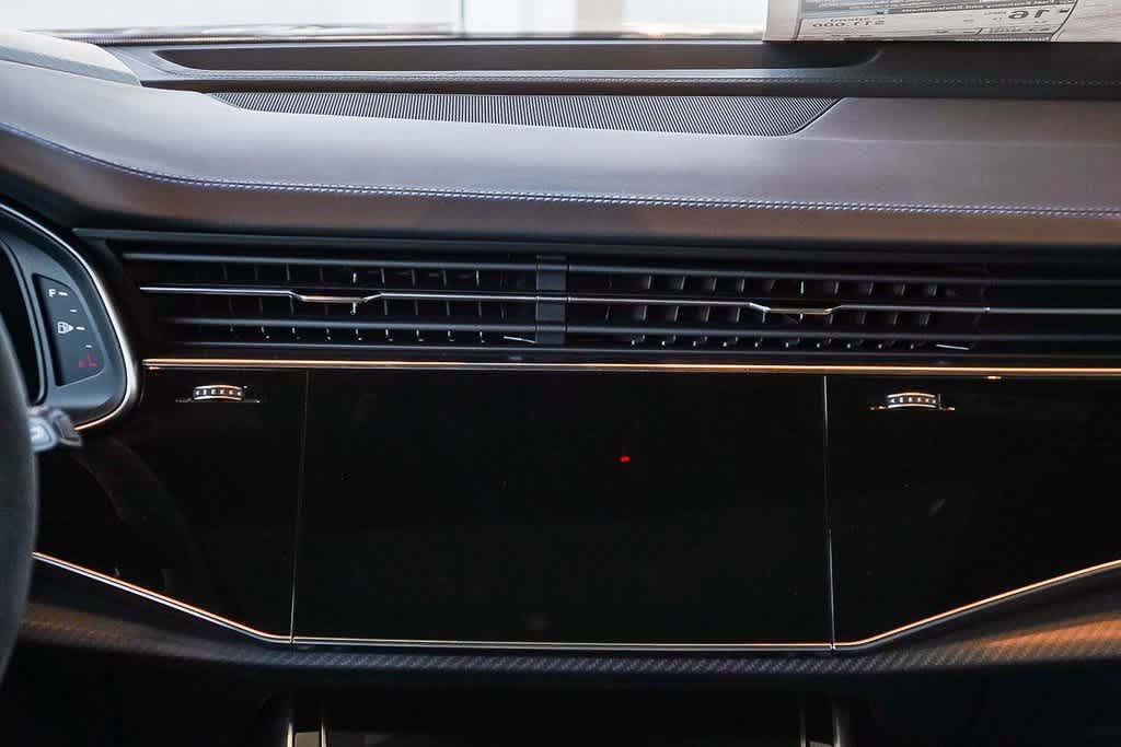 Thumbnail: 2026 Audi RS Q8 - 14