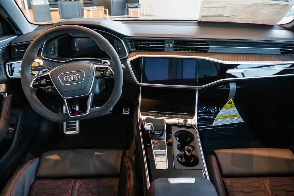 Thumbnail: 2025 Audi RS 6 - 9