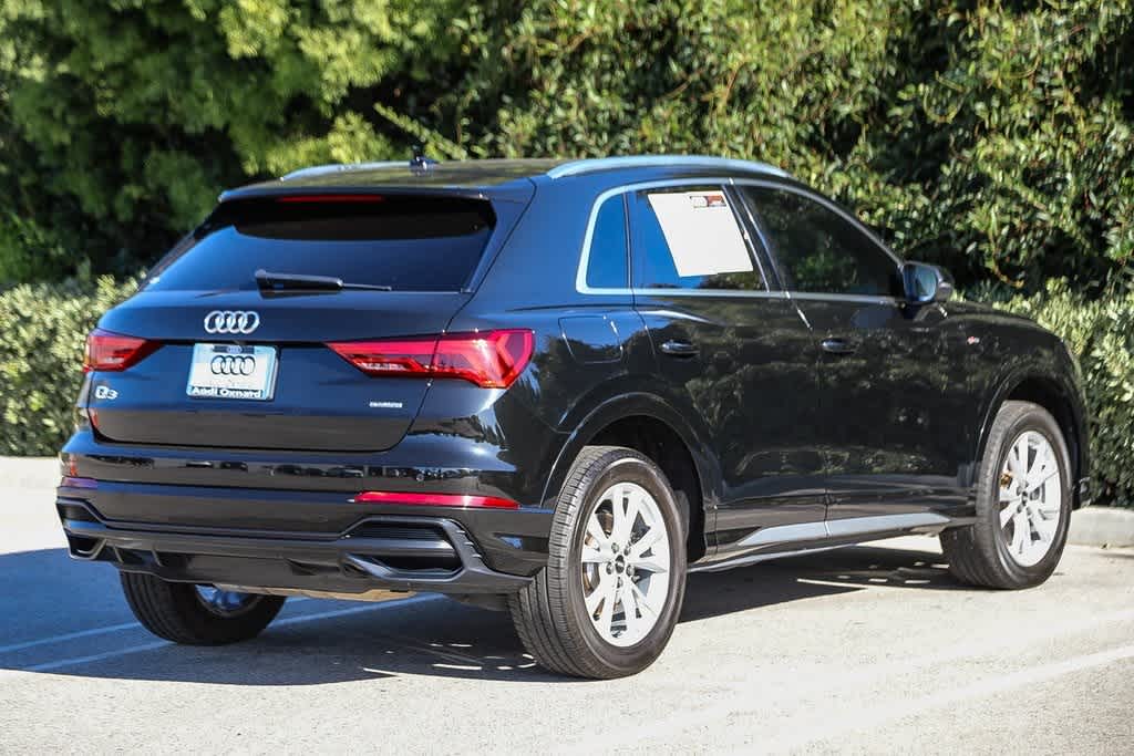 Thumbnail: 2022 Audi Q3 - 4