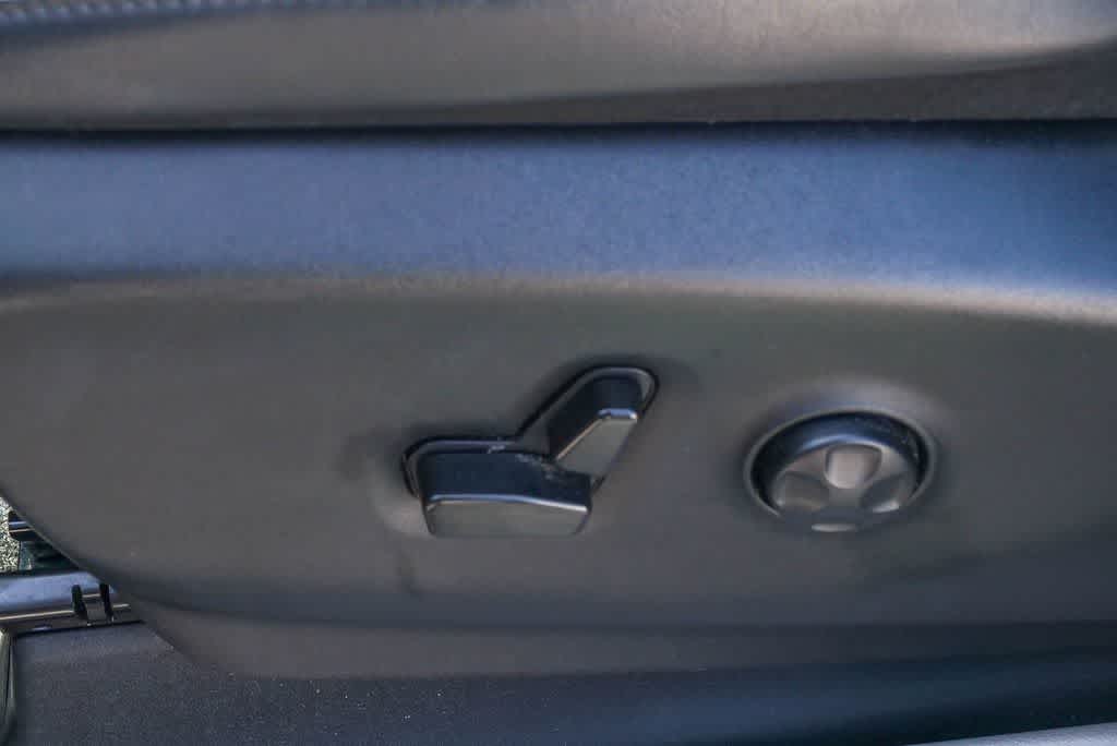 Thumbnail: 2023 Chrysler Pacifica - 20