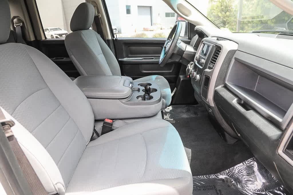 Thumbnail: 2019 RAM 1500 Classic - 15