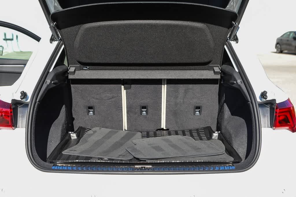 Thumbnail: 2022 Audi Q3 - 24