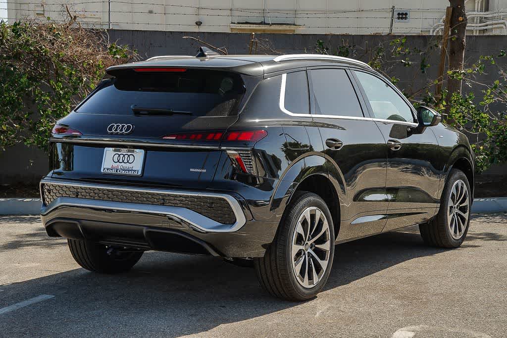 Thumbnail: 2026 Audi Q3 - 4