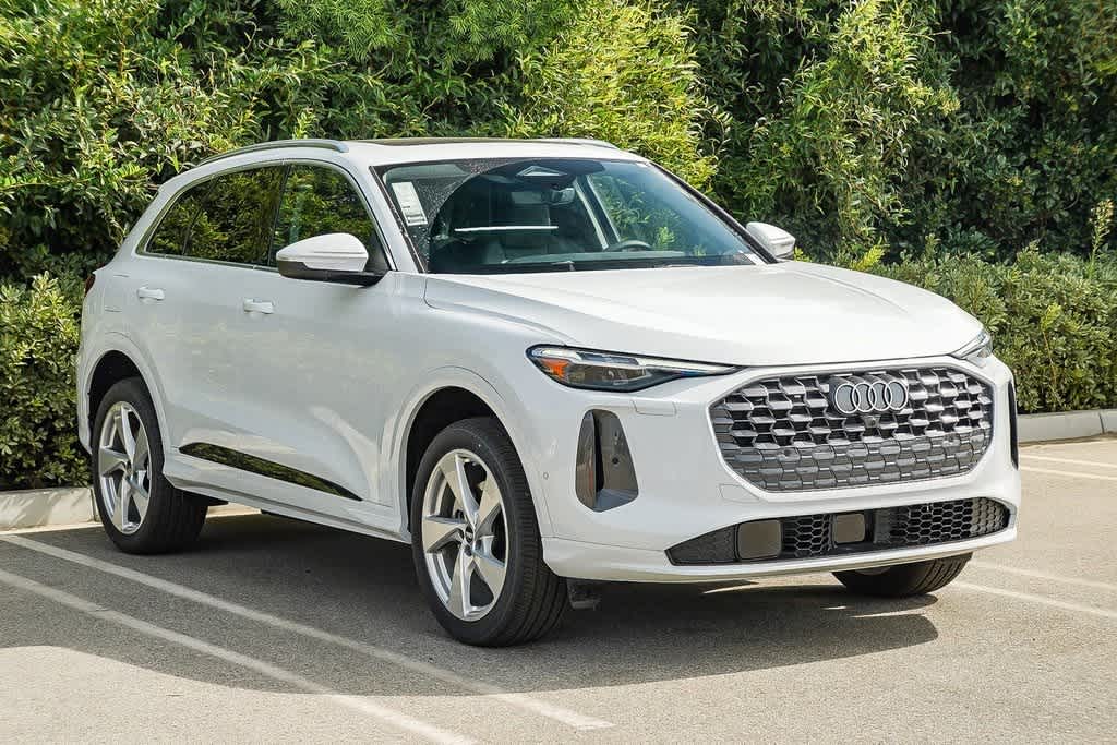 Thumbnail: 2025 Audi Q5 - 3