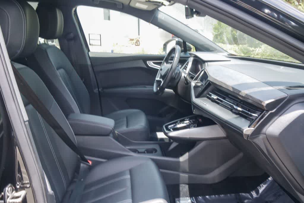 Thumbnail: 2023 Audi Q4 e-tron - 17