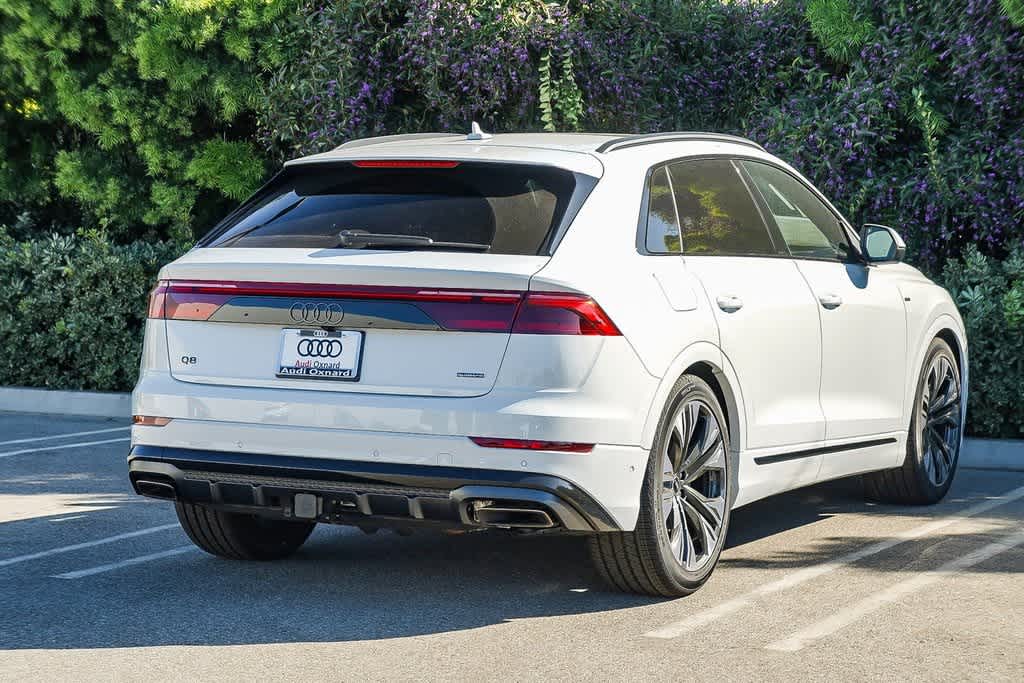 Thumbnail: 2026 Audi Q8 - 4