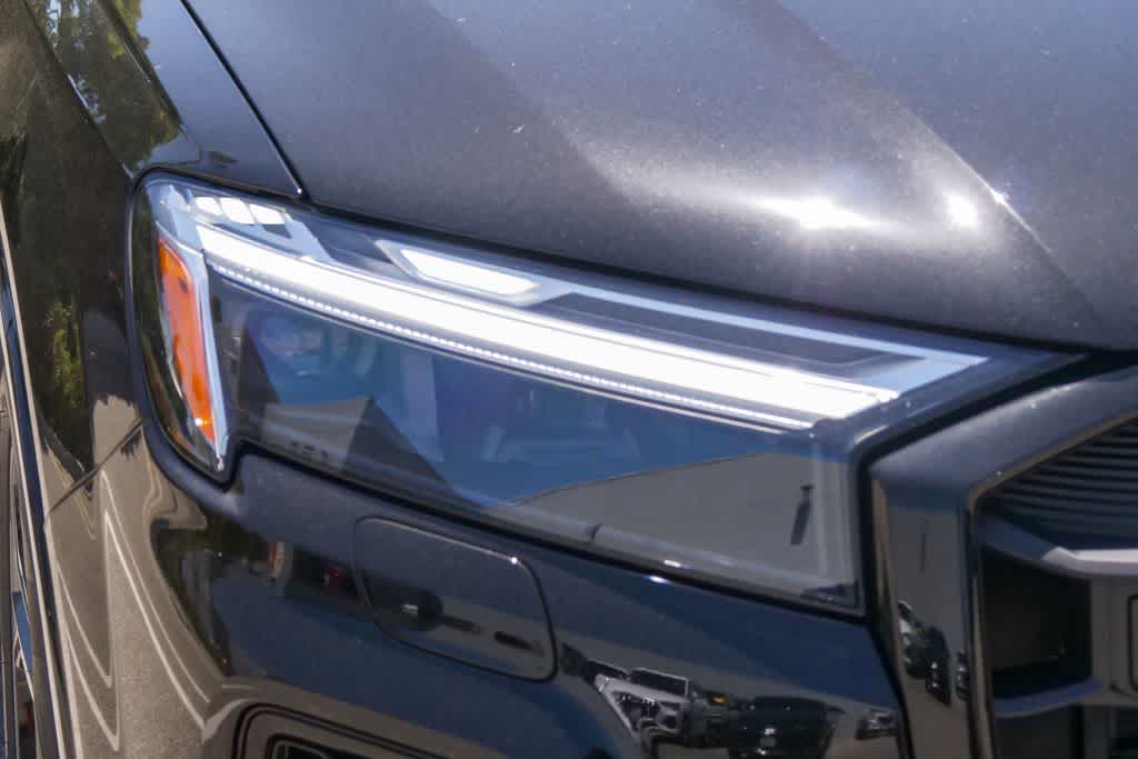 Thumbnail: 2026 Audi Q7 - 4