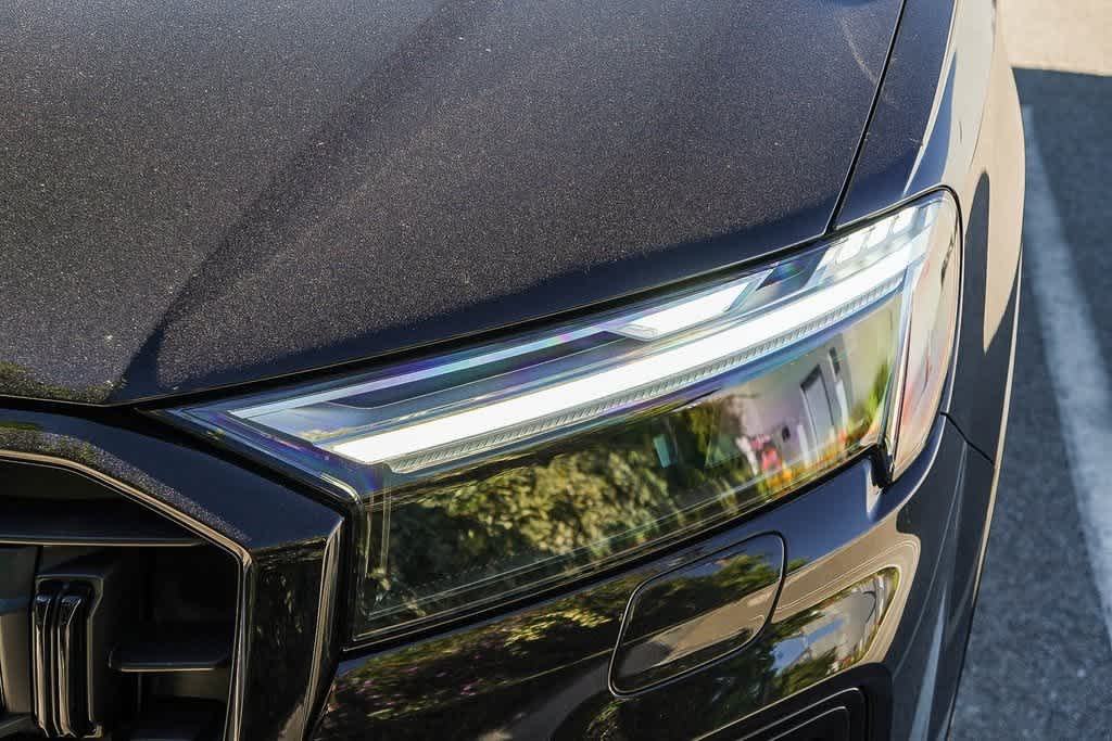 Thumbnail: 2026 Audi Q7 - 8