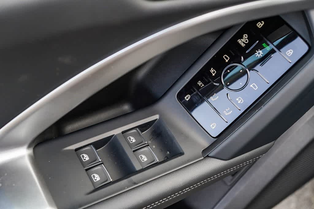 Thumbnail: 2025 Audi Q5 - 23