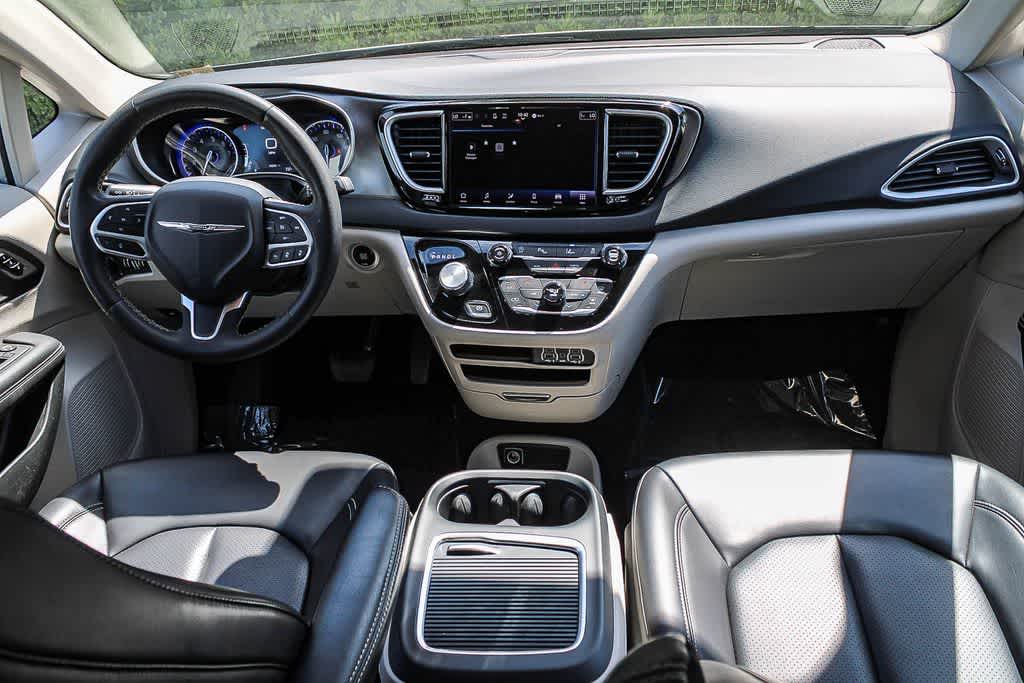 Thumbnail: 2023 Chrysler Pacifica - 10