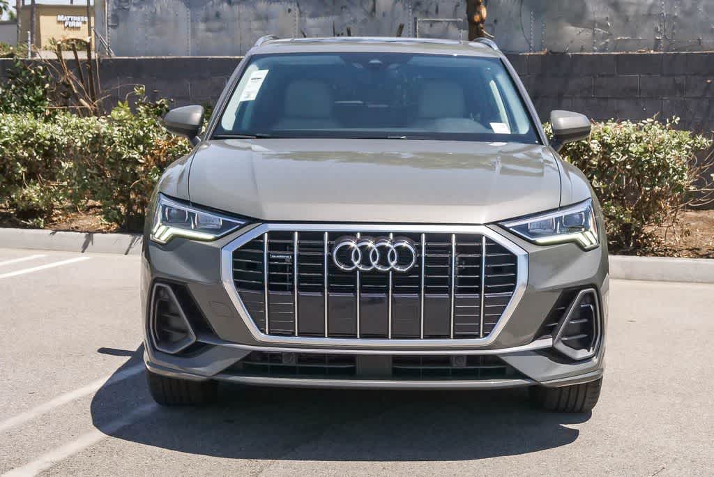 Thumbnail: 2023 Audi Q3 - 2
