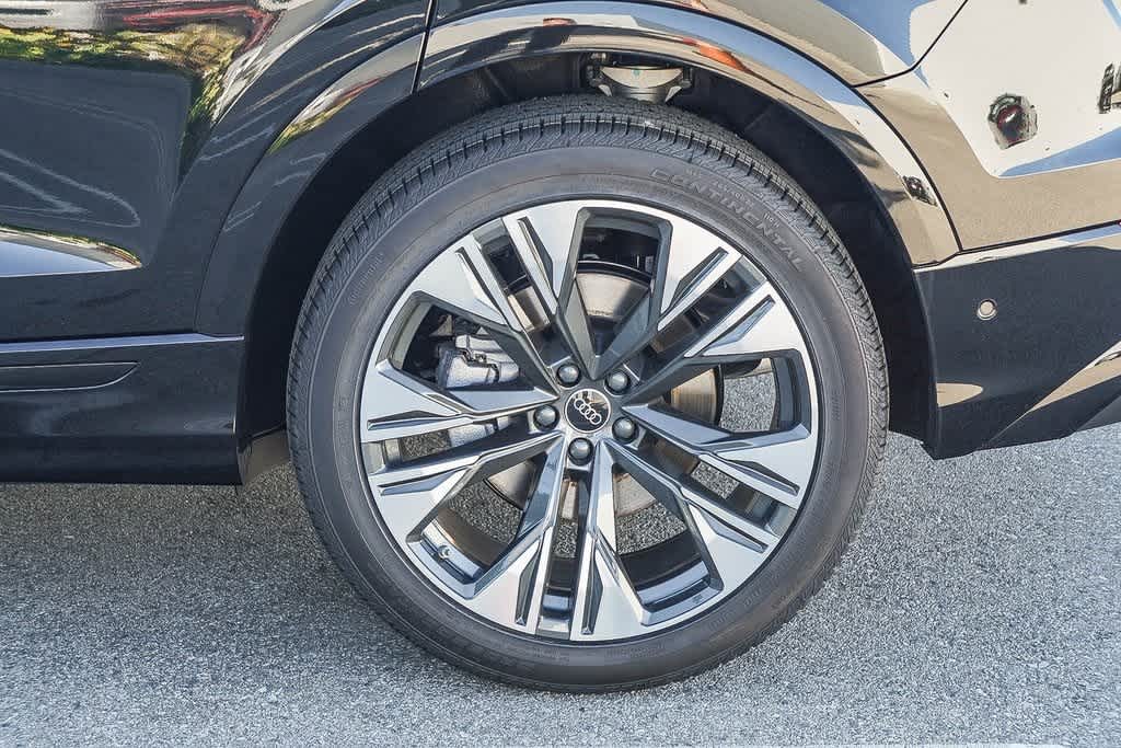 Thumbnail: 2026 Audi Q8 - 11