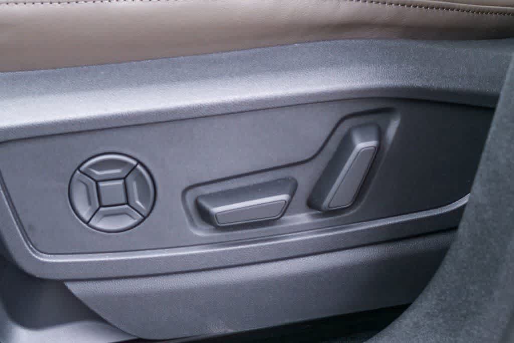 Thumbnail: 2025 Audi Q5 - 20