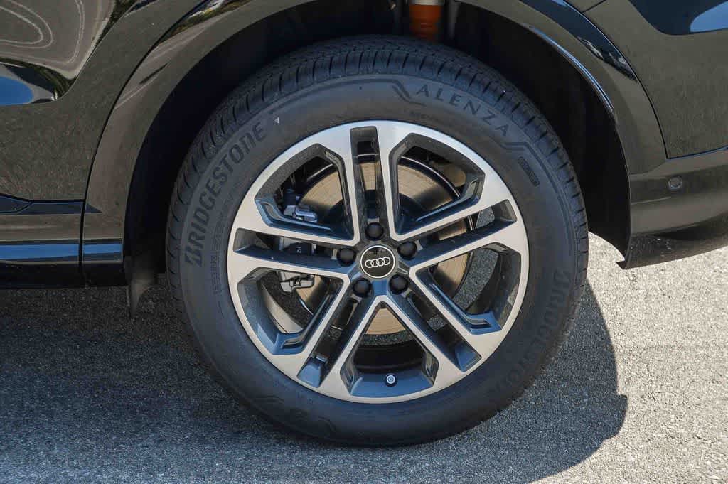 Thumbnail: 2026 Audi Q5 - 11