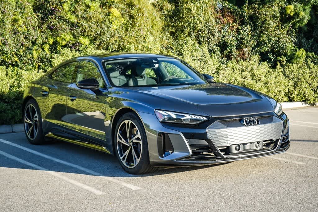 Thumbnail: 2024 Audi e-tron GT - 3