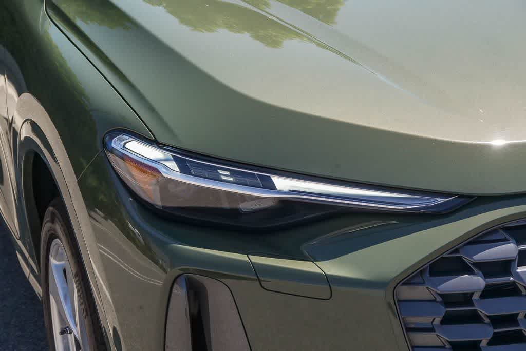 Thumbnail: 2025 Audi Q5 - 4