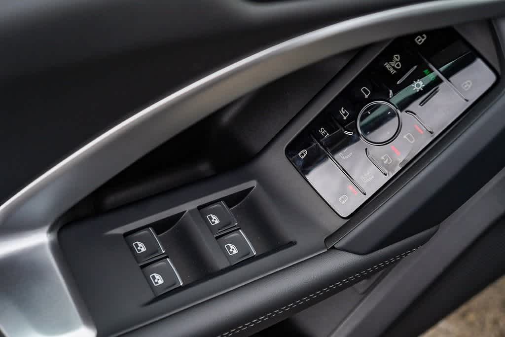 Thumbnail: 2025 Audi Q5 - 23