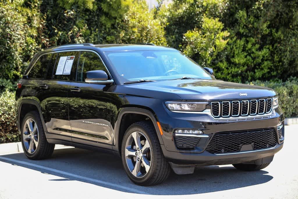2023 Jeep Grand Cherokee Limited photo 3