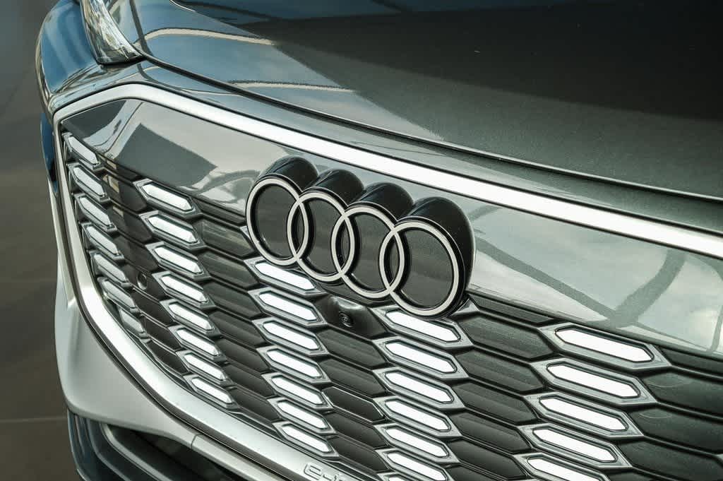 Thumbnail: 2025 Audi SQ6 e-tron - 9
