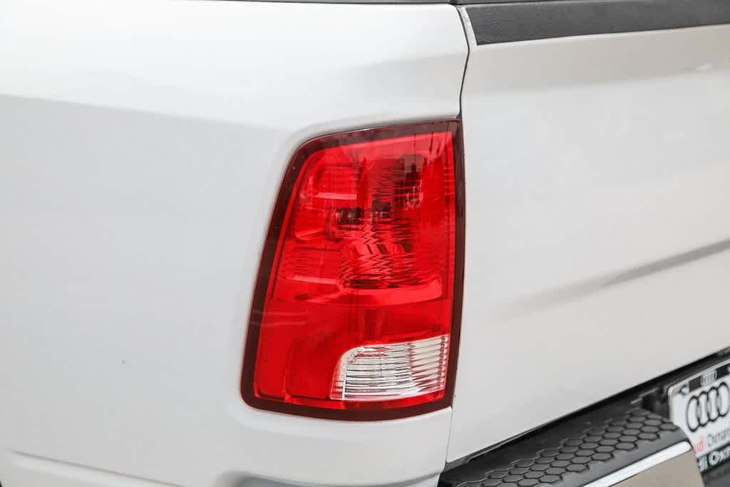 Thumbnail: 2019 RAM 1500 Classic - 8