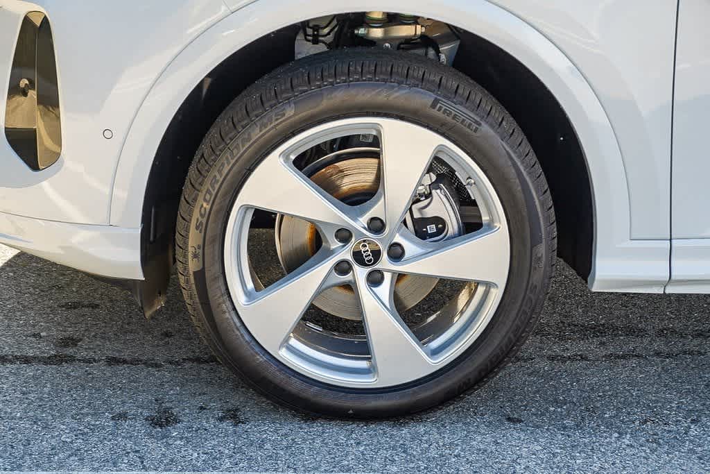 Thumbnail: 2025 Audi Q5 - 10