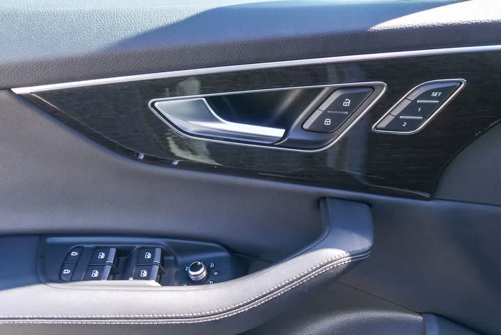 Thumbnail: 2023 Audi Q7 - 18