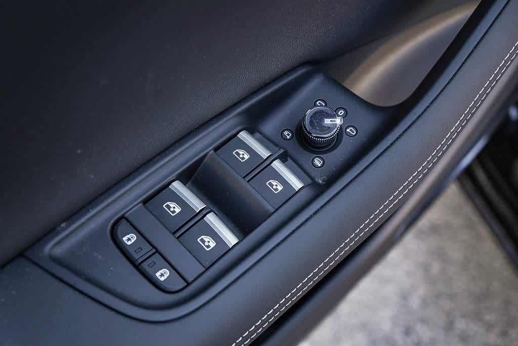 Thumbnail: 2026 Audi Q8 - 23