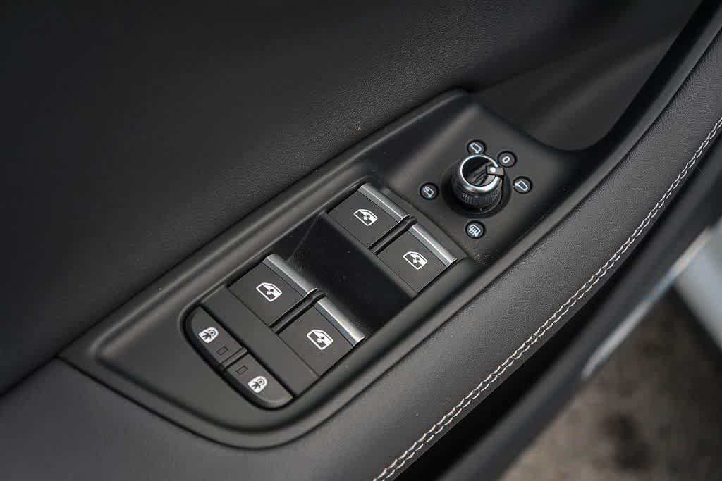 Thumbnail: 2025 Audi Q7 - 23