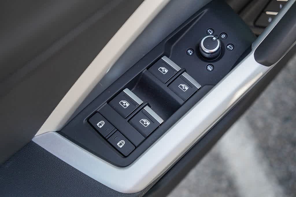 Thumbnail: 2023 Audi Q3 - 23