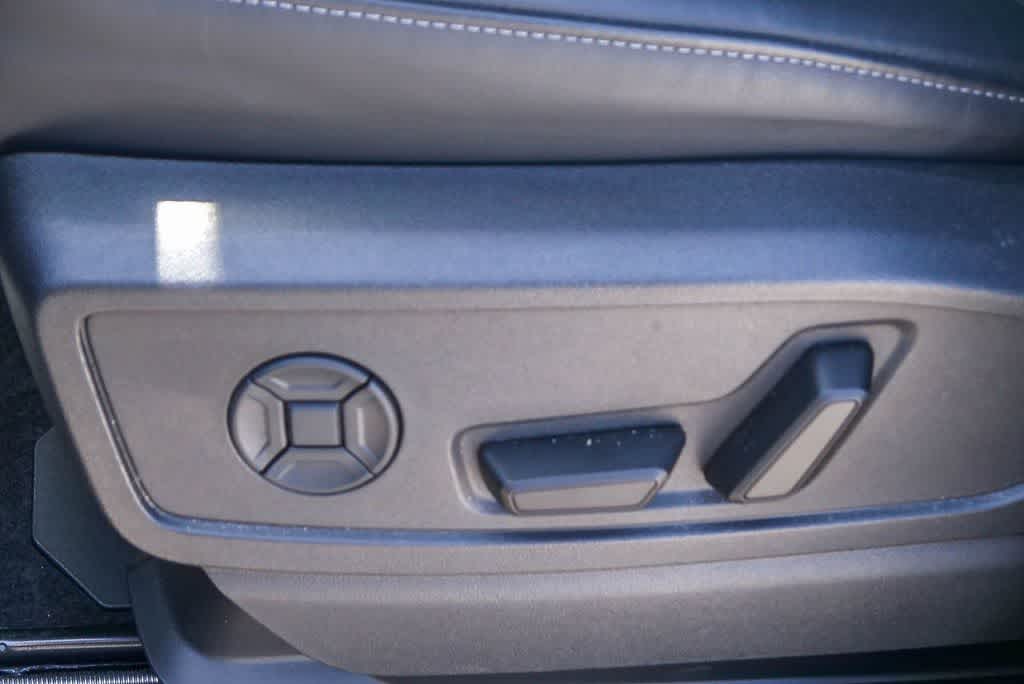 Thumbnail: 2025 Audi Q5 - 19