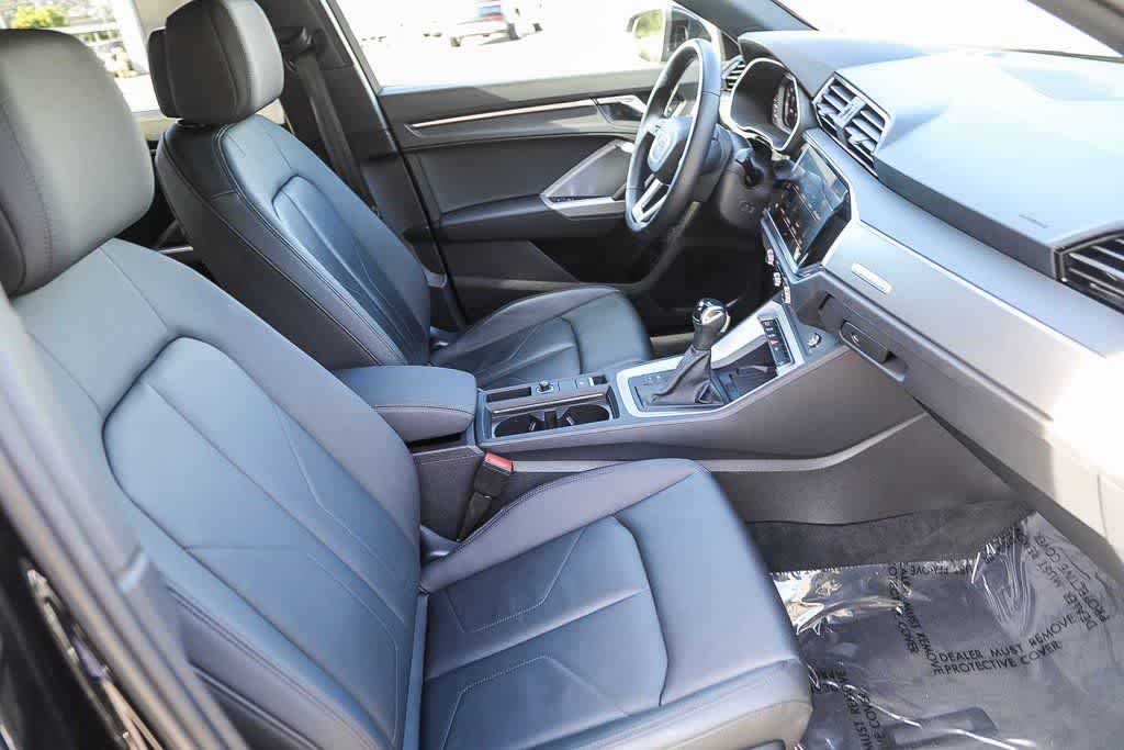 Thumbnail: 2024 Audi Q3 - 13