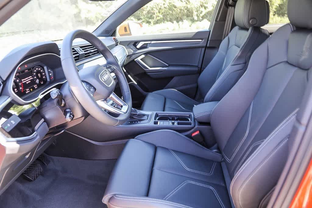 Thumbnail: 2025 Audi Q3 - 16