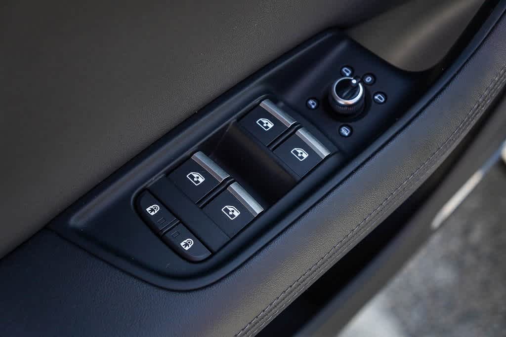 Thumbnail: 2023 Audi Q7 - 23