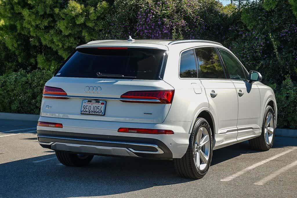 Thumbnail: 2023 Audi Q7 - 4