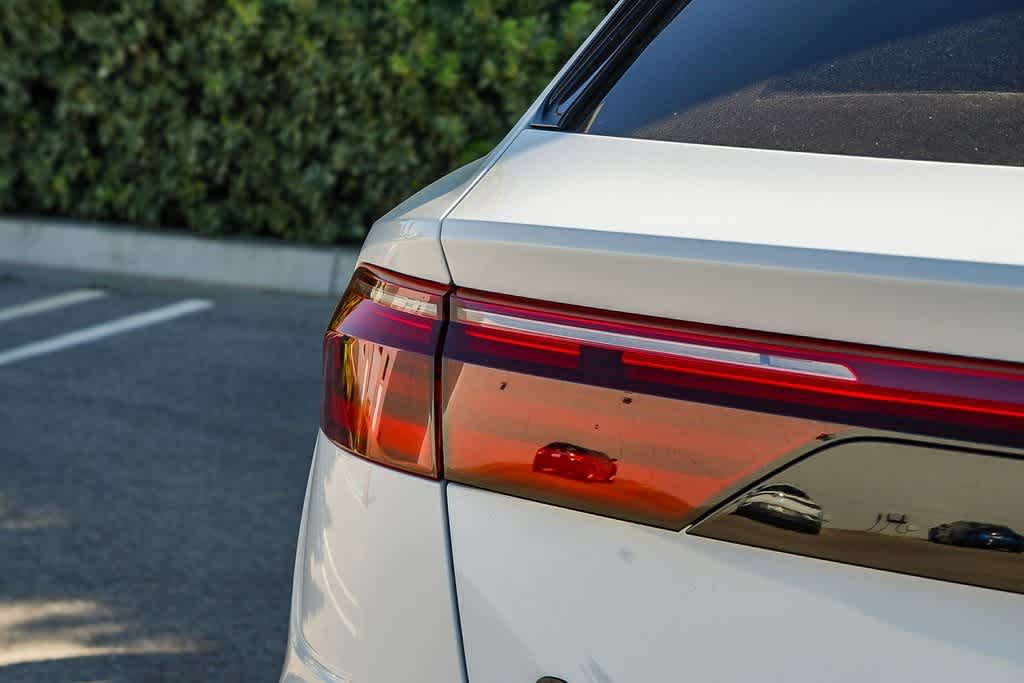 Thumbnail: 2026 Audi Q8 - 7