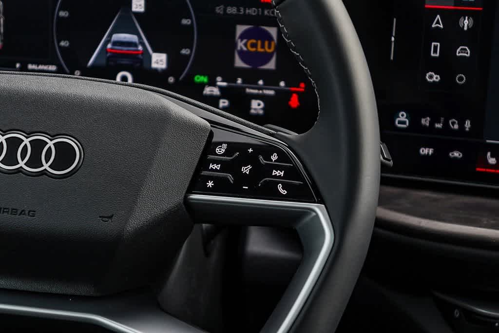 Thumbnail: 2025 Audi Q5 - 17