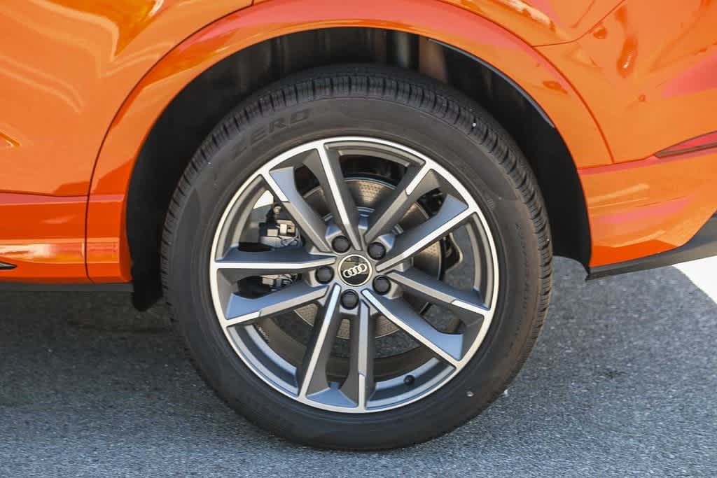 Thumbnail: 2025 Audi Q3 - 10