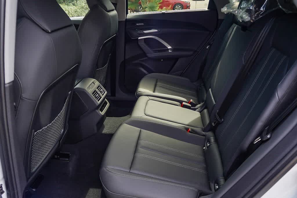 Thumbnail: 2025 Audi Q5 - 18