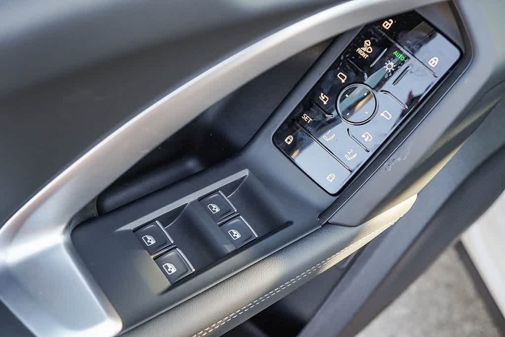 Thumbnail: 2025 Audi Q5 - 23