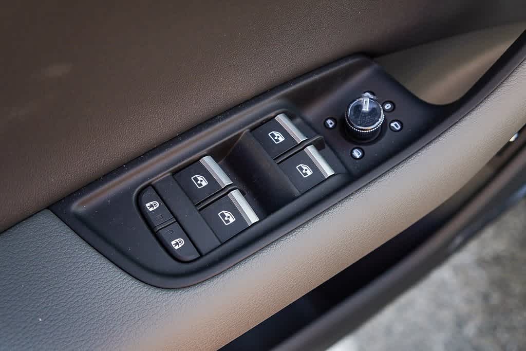 Thumbnail: 2026 Audi Q7 - 23