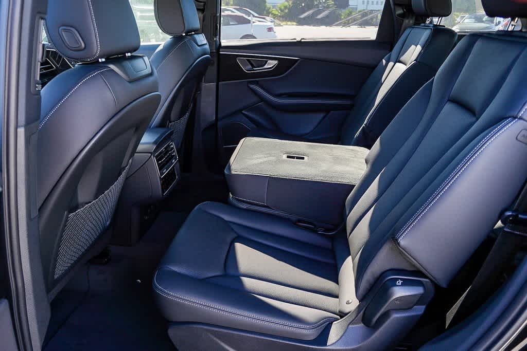 Thumbnail: 2026 Audi Q7 - 21