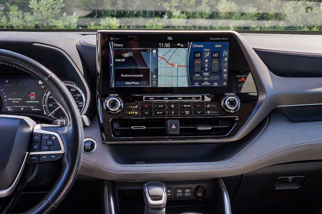 Thumbnail: 2022 Toyota Highlander - 13