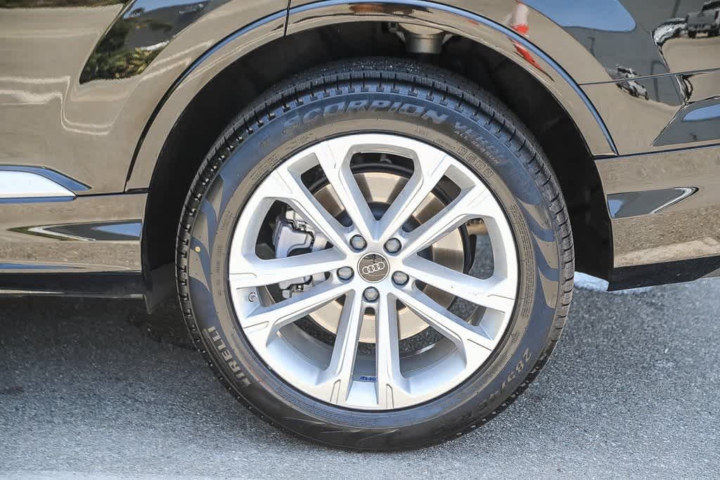 Thumbnail: 2025 Audi Q7 - 10